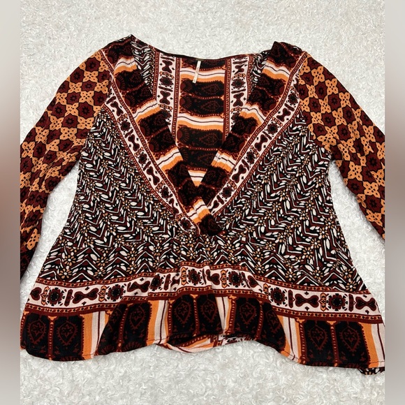 Free People Size XL Rosalie Bell Sleeve Faux Wrap Boho Top Coral Combo Blouse - Picture 6 of 16